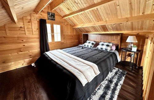 Romantic Lakefront Cabin with Mountain Views, Perfect for a Trip to Cantwell, Alaska - Foto 4