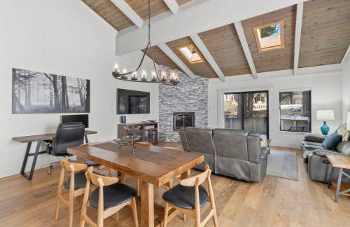 Fun & Air Conditioned Lake Tahoe 3 BR/2.5 BA Home - Foto 37