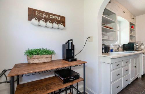 Home Sweet Home - Loft 3 BR - 1 BA WIFI SMART TV - Photo 7