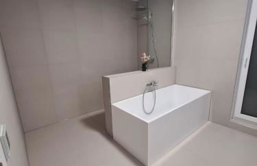 Modernes Neubauhaus ca 200 qm Nähe vom Flughafen - Foto 46