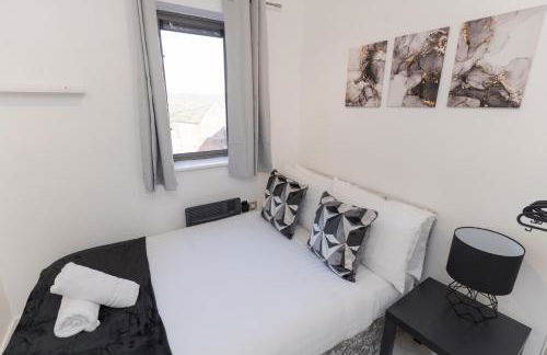 Highrise Balcony Stay in the Heart of Wolverhampton - Foto 6