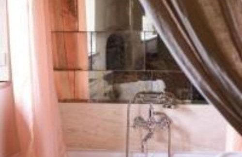 Tudor Romance- a historic manor house for holiday and corporate stays - Foto 19