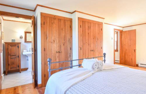 Walk to Water w Stunning Cove Views - Foto 16