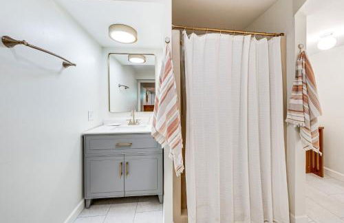 Geneva Lake Adventures Family Retreat with Patio - Foto 25