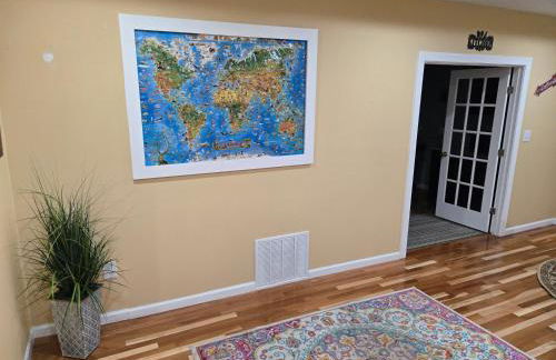 Beautiful 1BR Walkout Fenced & Gated Villa - Photo 29