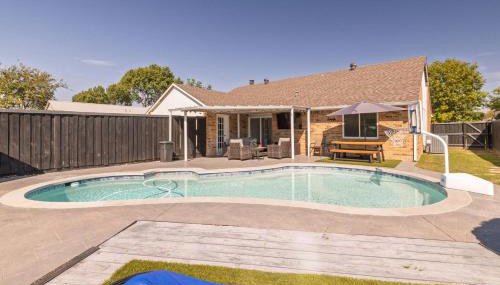 Private Pool - Game Room - Backyard TV - Fenced Yard - Foto 3, Garden, sunbed
