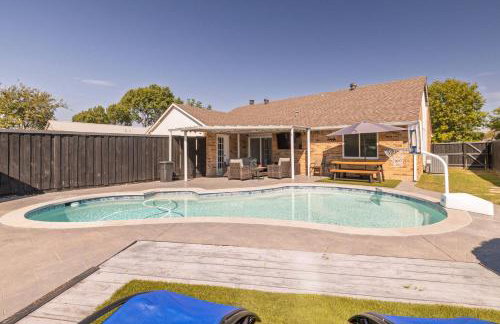 Private Pool - Game Room - Backyard TV - Fenced Yard - Photo 3