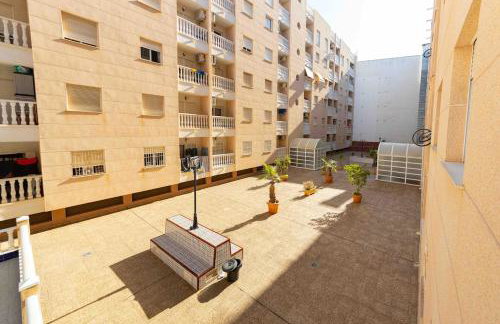 Tolle Wohnung mit 2 Schlafzimmern, Balkon und Pool - Foto 25