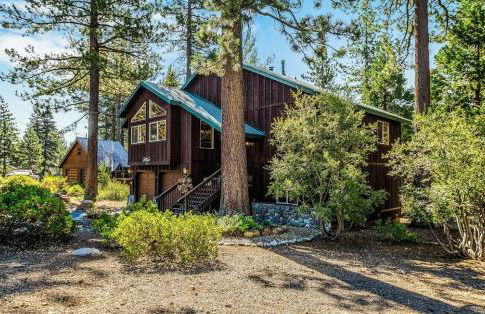 New Listing! Woodland Heights at Tahoe Park- Pet Friendly - Private Beach - Foto 13