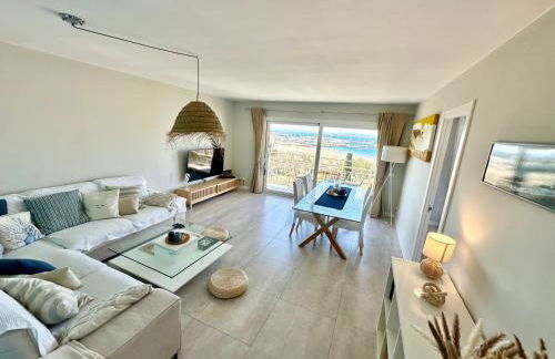 Ático céntrico con amplias vistas mar y playa - Foto 1