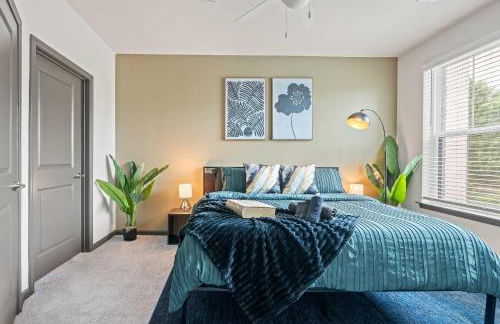 3BR King Bed Balcony North Raleigh - Foto 13