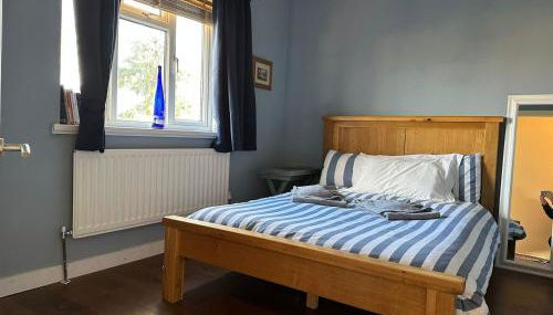 Cosy 2BR Home with Garden & Parking - Foto 5