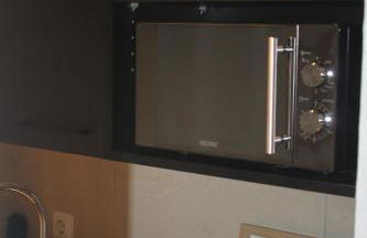 R B Apartment Hamburg Duo - perfekt für Monteure - Küchenzeile - Smart TV - Bad mit Toilette und Dusche auf dem Flur gegenüber des Zimmers zur Alleinnutzung - Foto 13