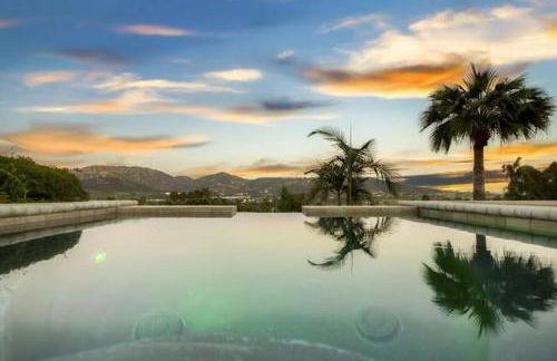 Buena Creek Vista Primary Subdivided Home with Views and Pool - Foto 8