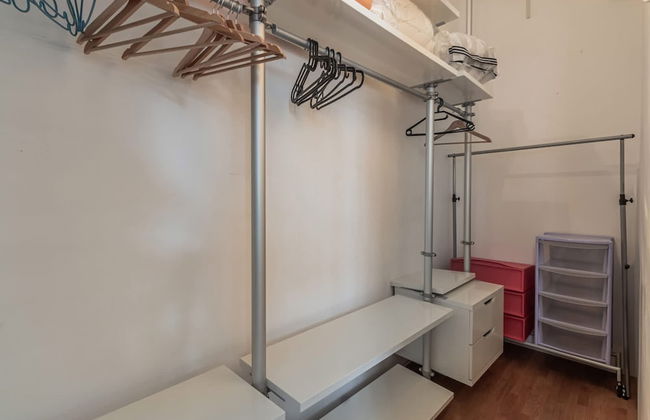 Stylish Apartment With Balcony - Photo 17