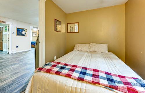 1 Mi to Lake Arbutus Pet-Friendly Home, Fire Pit - Foto 11