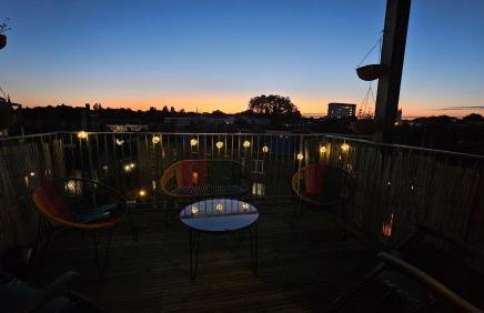 Roof Terrace, 2-bed 2-bath, Stoke Newington - Foto 13