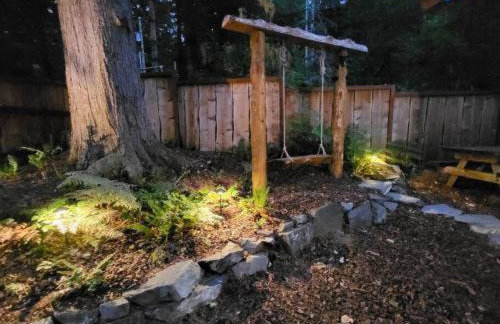 Knotty Shack- Unique Tiny Log Cabin with Hot Tub - Foto 24