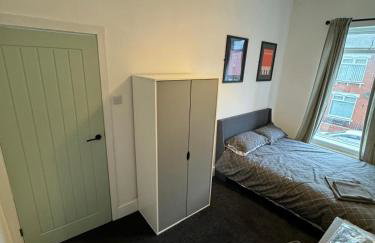 ResiLets - Plessey Road House, Large, Modern Home - Foto 28