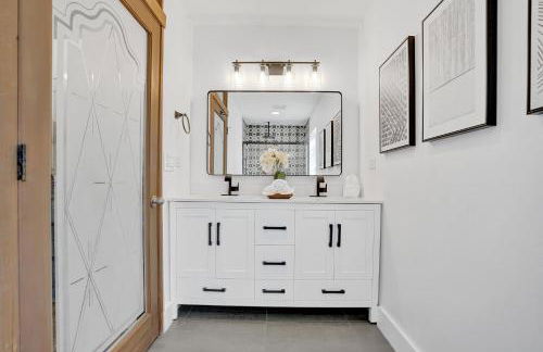 8BR Gem With Pool, Lake View & Tons of Amenities! - Foto 104