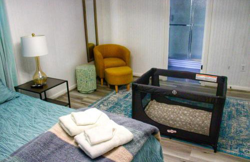 4BR House Mins to Downtown Annapolis with Firepit, Basement Bar, & Sleeps 12 - Foto 15