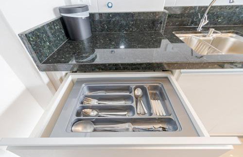 Apto de 1 Quarto com Sofá-Cama na Sala - LHP1004 - Foto 12