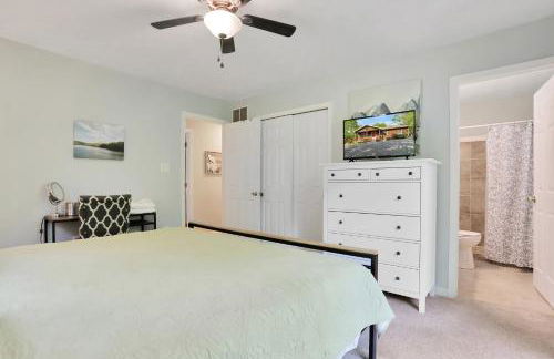 Lazy Basye Shenandoah Cabin with Hot Tub, Sleeps 10 - Foto 41