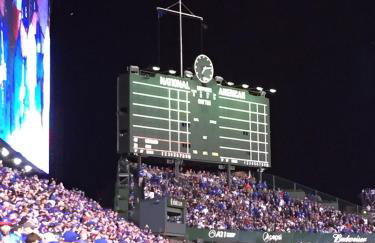 The Wrigleyville Deluxe -Steps from Wrigley Sleeps 10 - Foto 38