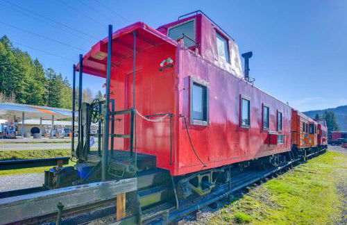 Historic Cupola Caboose with Mountain Views in Elbe - Photo 20