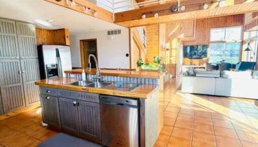 Unforgettable 4 bedroom 3 bath waterfront cabin - Foto 5