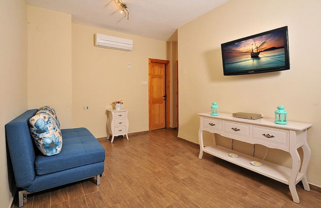 Mul Kineret Suites - Photo 15