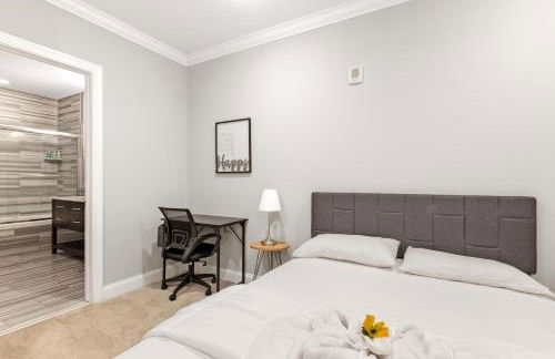 Lavish 1BR with Pool & Gym Access - Foto 25