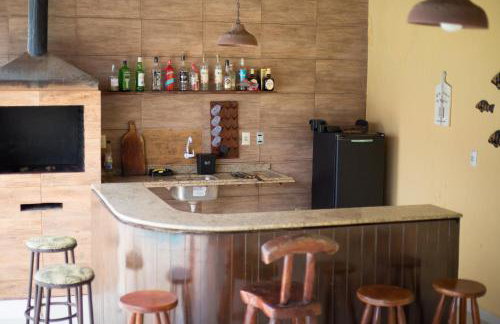 casasveraneio , Barra de são Miguel casa com 4 quartos sendo 2 suítes,todos com ar condicionado, 300 m da praia, 5 minutos praia das conchas e 10 do gunga! Área de lazer com piscina de 10 m churrasqueira e freezer!a melhor! - Foto 4