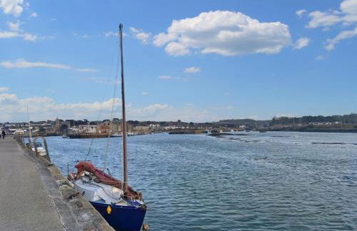 2022 Two Bed Stylish House Near Beach - Foto 6