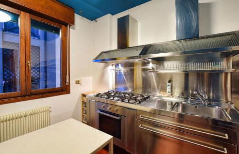 2 Bedroom Awesome Apartment In Sacile - Foto 4