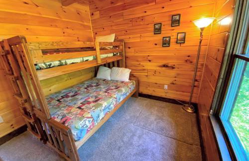 BC Log cabin with private beach river fire pit AC wifi onsite trails ski slope views - Foto 73