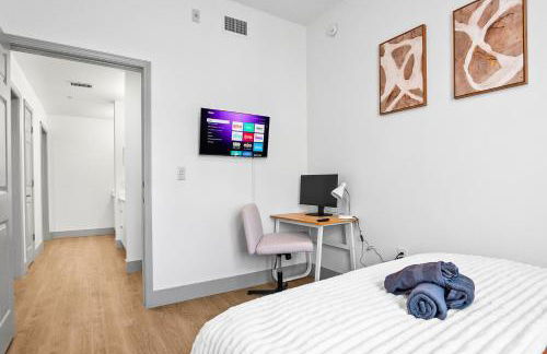 Midnight Marvel - Amazing City Views, Free Parking - Foto 27