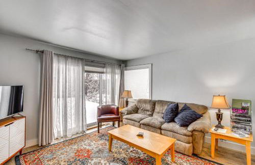 Near Hiking Cozy Anchorage Retreat with Fireplace! - Foto 4