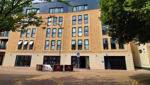 Stylish 2-Bed Apartment in the Heart of Cardiff Bay - Foto 5