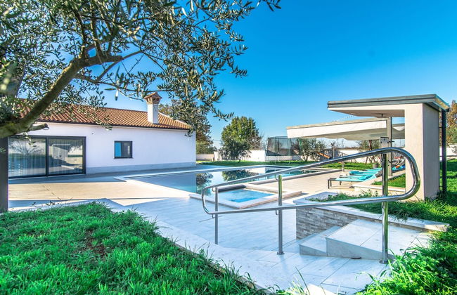 Beautiful Villa in Vrsar With Swimming Pool - Foto 18