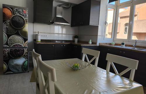 AR Home - Apartamento de 3 dormitorios con ascensor en Las Huesas, Telde - Foto 18