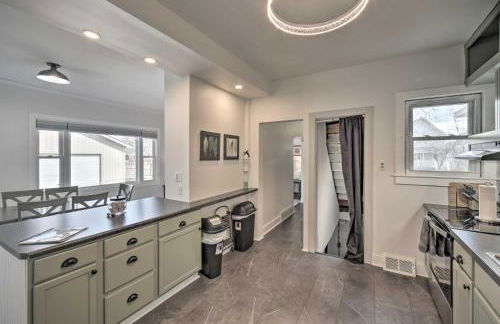 Trendy Superior Home Perfect for Groups! - Foto 9