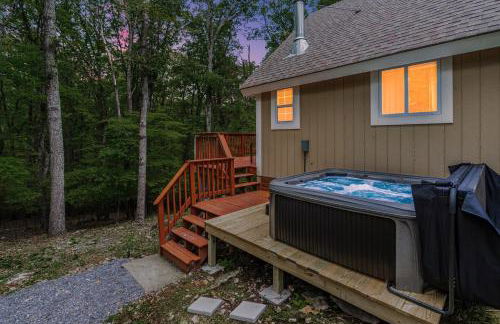Modern Cabin w Hot Tub & Indoor Pool Gym Access! - Foto 22