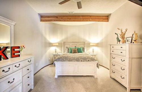 Luxurious Liberty Lake Hideaway with Hot Tub! - Foto 13