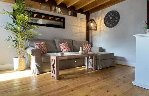 The Shack - Thatched Self Contained Annex - Photo 13