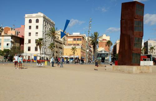 Barcelona Beach Apartments - Photo 32