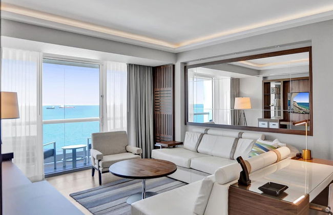 Stunning Beachfront Luxury- Your Perfect Getaway! - Photo 13