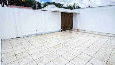 Casa de bairro tranquilo 1 a 10 pessoas com ótima localização e vigia de rua - Foto 2