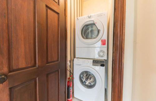 Georgian home with hot tub - Foto 30