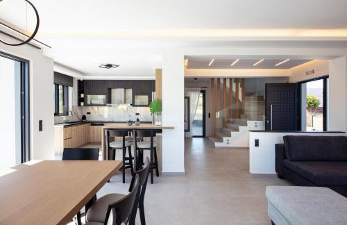 Sunnyside Villas, Just Steps to the Beach & Restaurants, By ThinkVilla - Photo 78